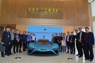 产教融合、工学交替、知行合一——汽车工程学院师生蔚来行舞台艺术造型策划纪实